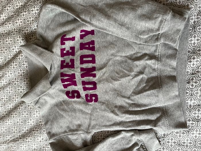 Sweat gris  violet