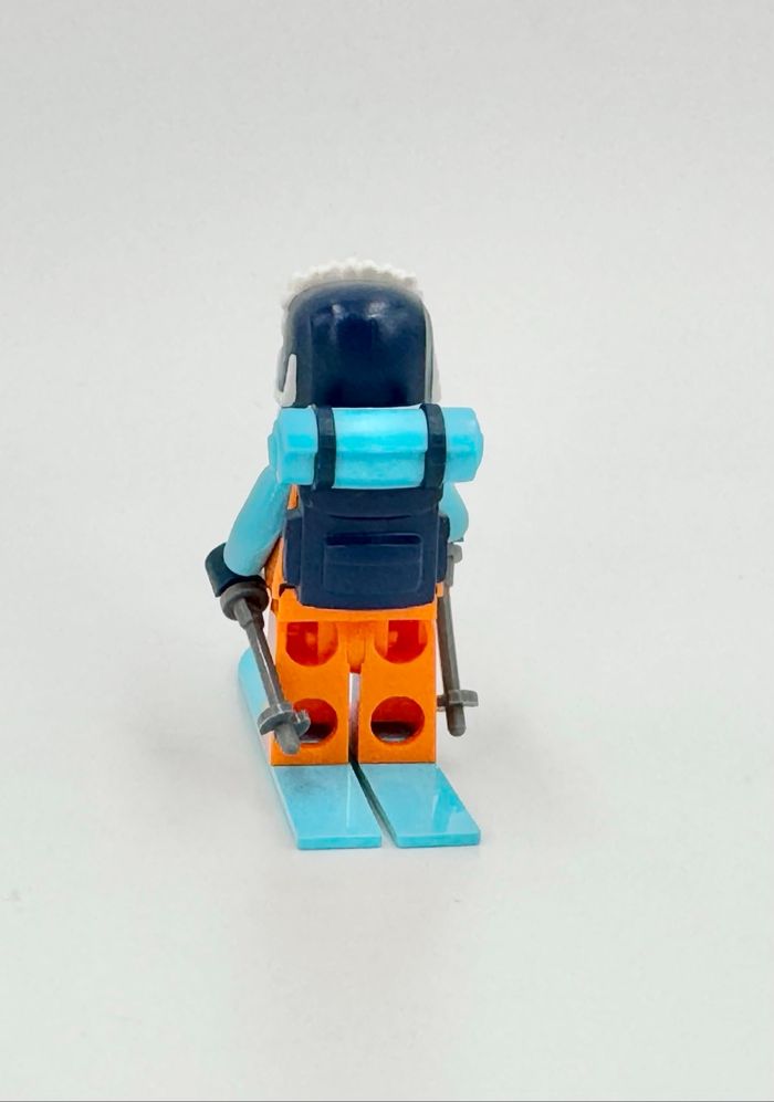 Lego Figurines City : Arctique, Explorateur équipé de  skis et sac - NEUF - photo numéro 4