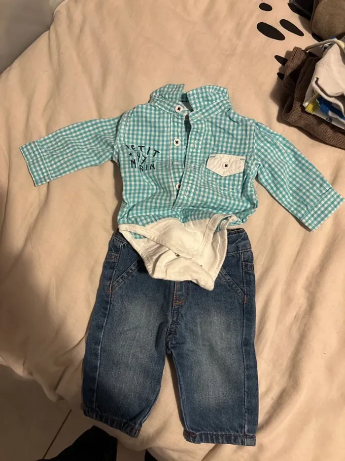Ensemble jean et body chemise manches longues
