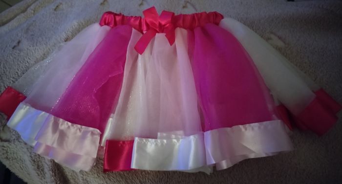 Déguisement jupe de Princesse neuve 4/6 ans + une couronne offerte - photo numéro 5