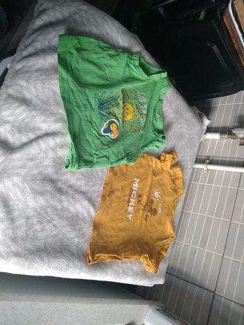 Lot de 6 tee shirts et 2 shorts Disney 12 mois