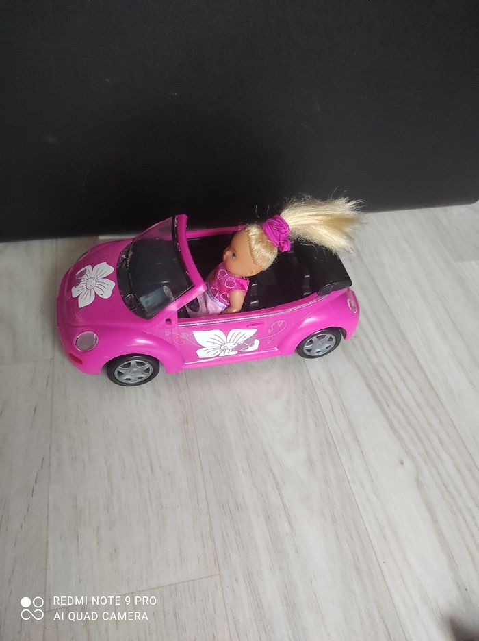 Mini poupée Simba+ voiture