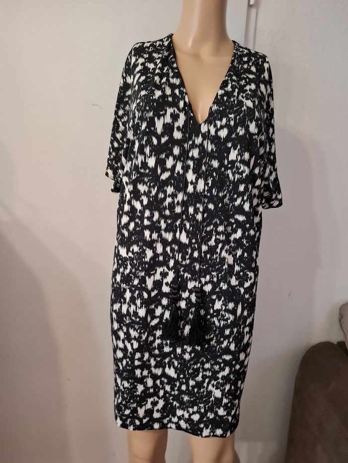 Robe vestido dress mango taille 34 en très bon état