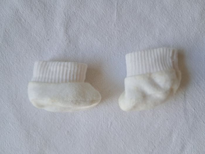 Chaussures bleues + chaussettes pour Poupée nouveau né garçon Corolle 1992 vintage - photo numéro 3
