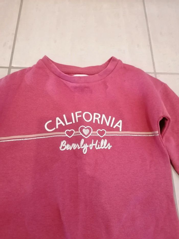 Sweat porté une ou deux fois comme neuf - photo numéro 2