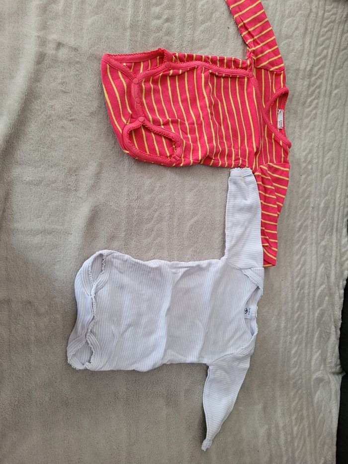 Lot bodys bébé