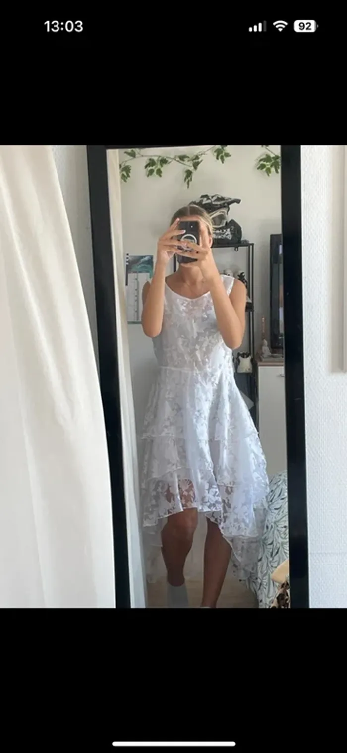 Robe blanche de ceremonie