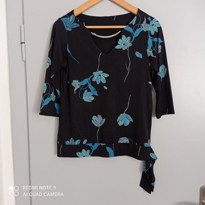 Top noir à fleurs turquoise t38/40
