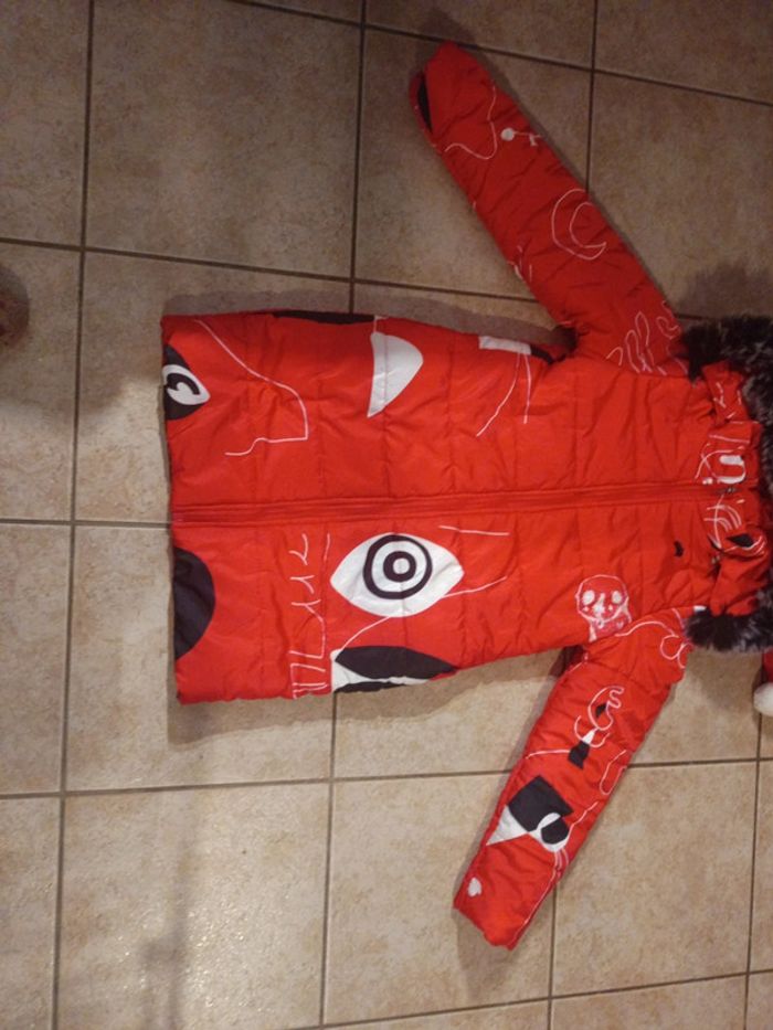Manteau rouge - photo numéro 3