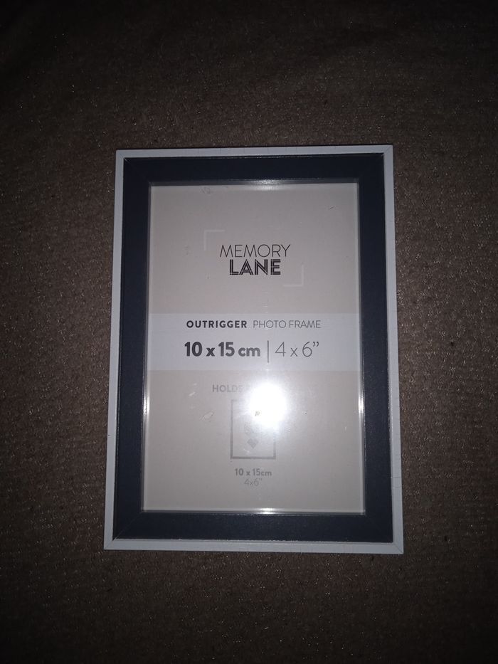 Cadre photo bord noir et blanc 12*17 cm…(photo 10*15)