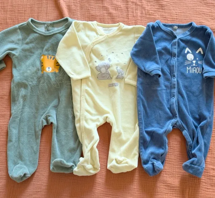 Lot 3 pyjamas velour 3 mois