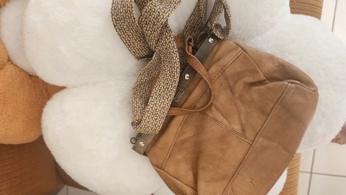 Adorable petit sac à main camel en cuir + bandoulière ajustable - photo numéro 2