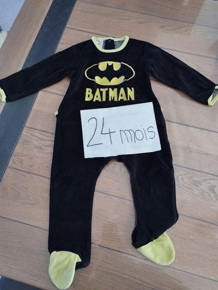 Lot n°528 Pyjama velours 1 pièce - Grenouillère DC Comics 24 mois