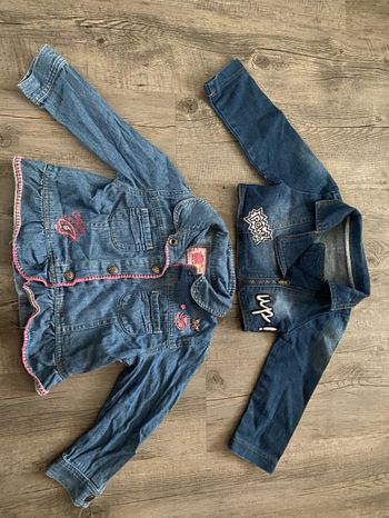 Lot de 2 vestes en jean taille 18 mois
