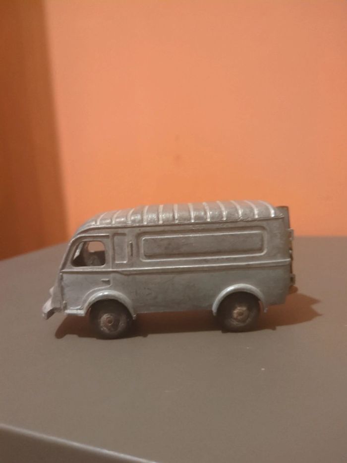 Renault 1000 kg fourgon Cig