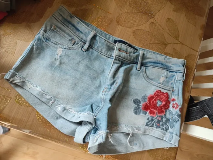 Short avec une rose