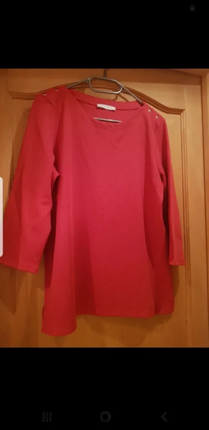 Top rouge Armand Thiery taille L