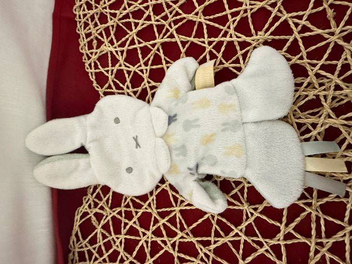 Doudou Lapin blanc vert jaune Nijntje Miffy