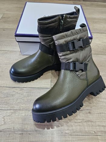 Magnifiques bottines fille en cuir, couleur kaki, pointure 36, marque André