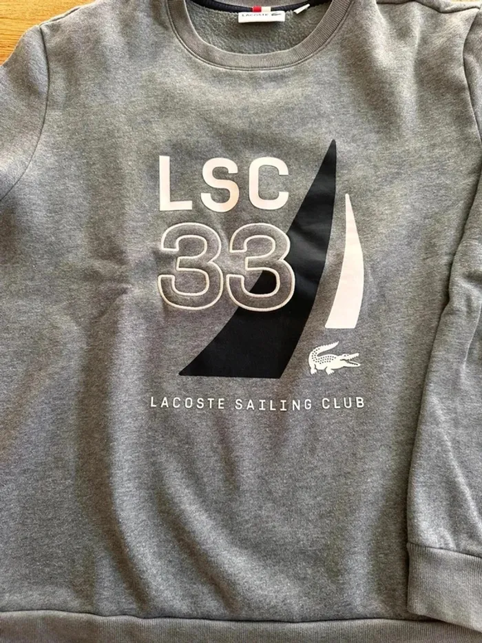 Pull Lacoste Gris taille M - photo numéro 2