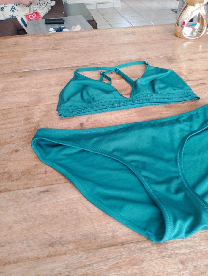 Maillot de bain deux pièces vert - Taille M - photo numéro 2