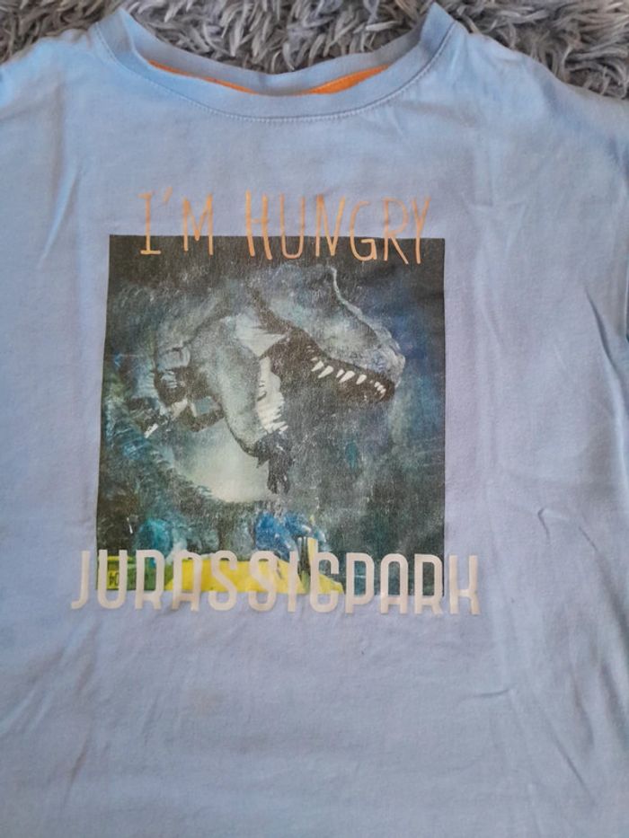 T-shirt 🌺Jurassic Park💜taille 6 ans - photo numéro 2