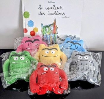 Lot de 6 peluches du monstre des couleurs la couleur des émotions