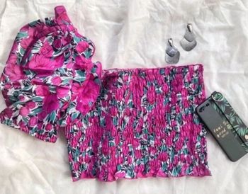 Crop top élastique fleuri rose