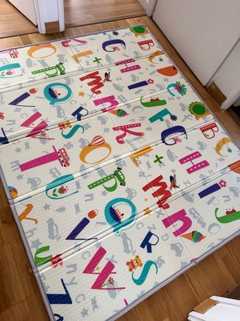 Tapis bébé en mousse , pliable, réversible et imperméable 