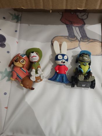 Lot 4 tonies réservé