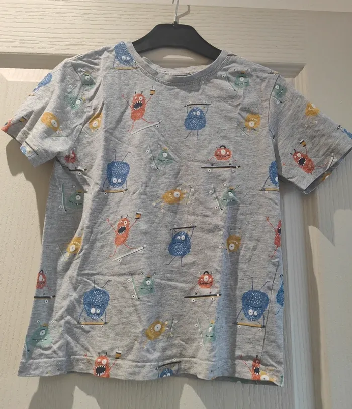T-shirt monstre Primark 6-7 ans