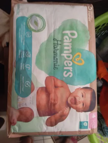 Pampers couches taille 4