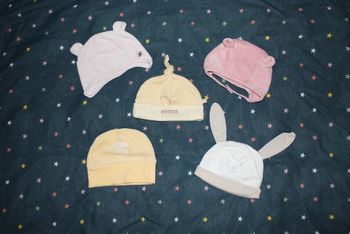 Lot de 5 bonnets naissance + moufles
