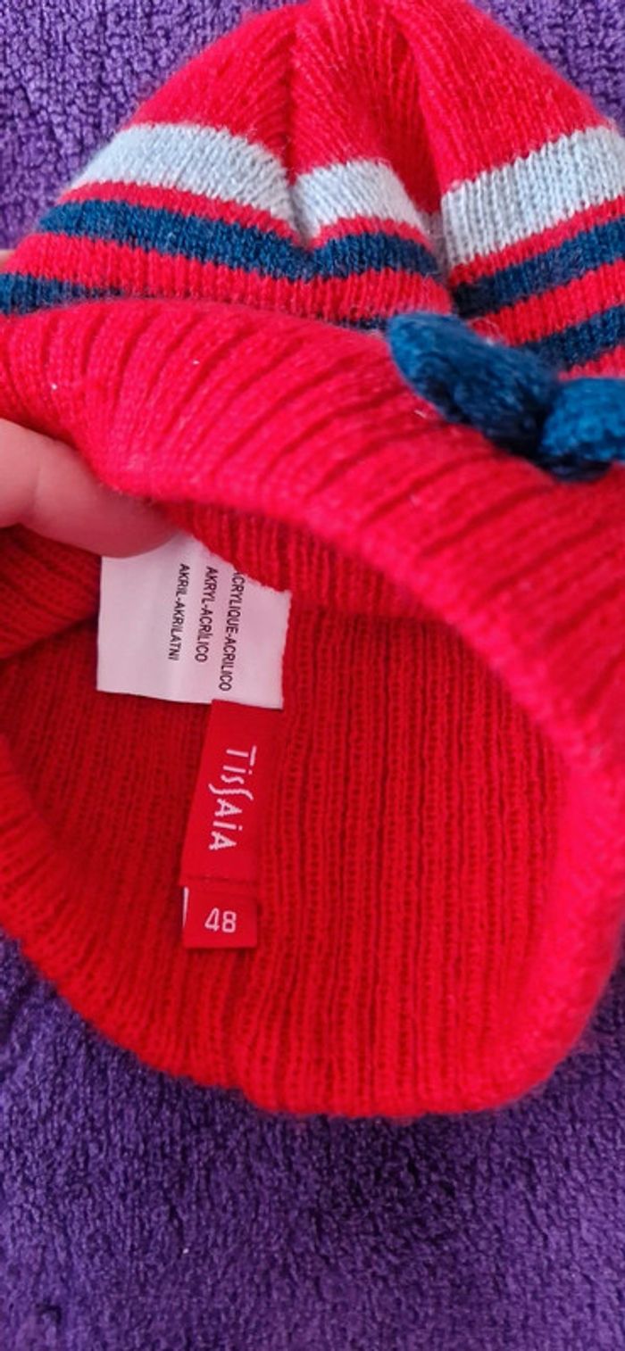 Lot de 2 bonnets et une écharpe neuf - photo numéro 2