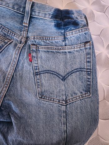 Jeans Levis altered femme tbe