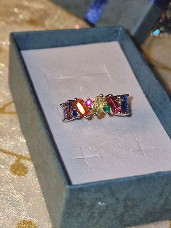 Bague incrustée de cristaux