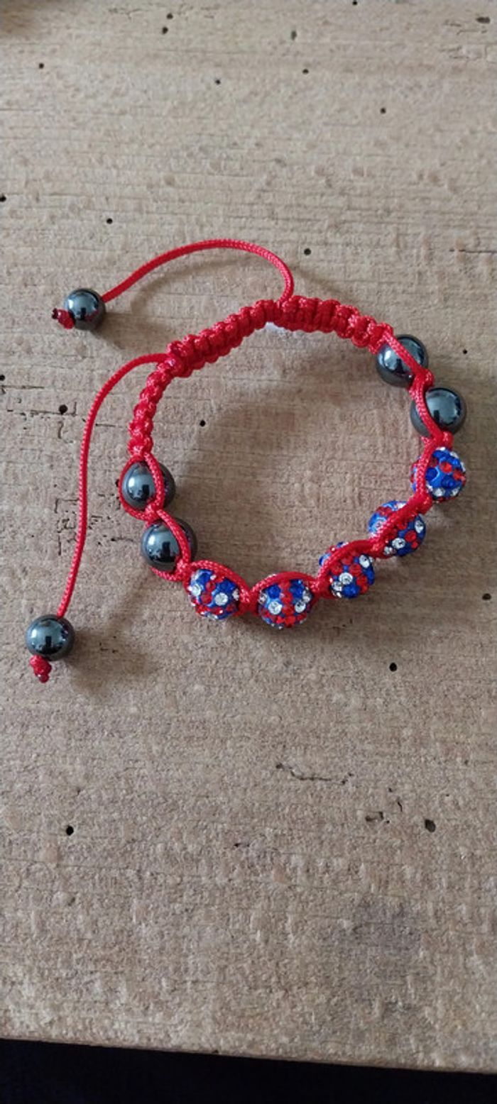 Lot de 3 Bracelets perles strass style Shamballa motif anglais et 4 perles d'hématite - photo numéro 3