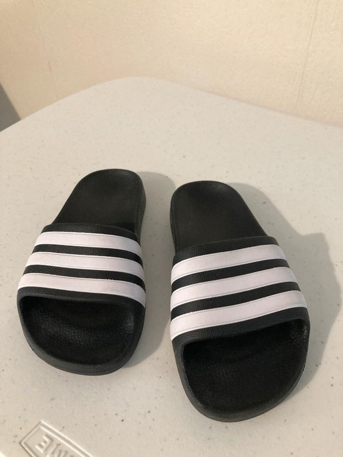 Claquettes adidas taille FR 29