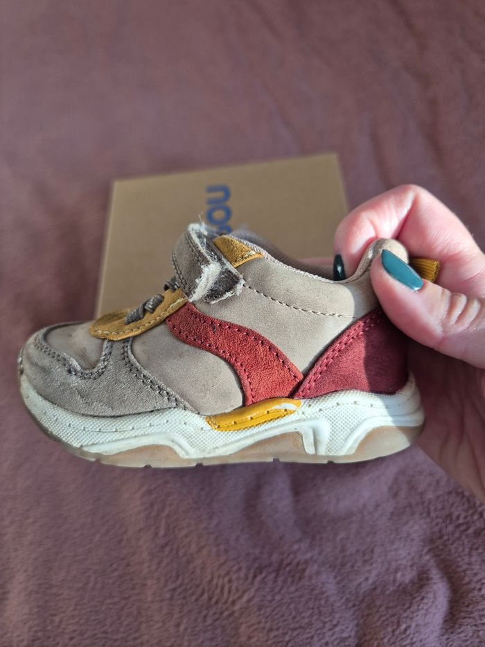 Paire de chaussures mixte taille 21 - photo numéro 8