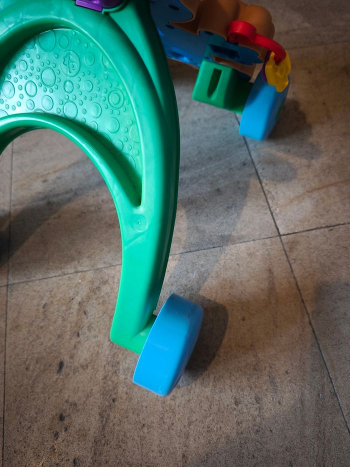 Chariot de marche Fisher Price neuf - photo numéro 3