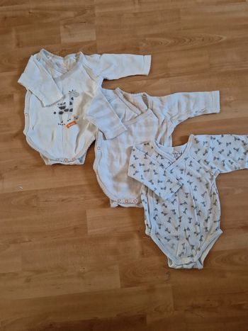 Lot 3 bodies 3mois