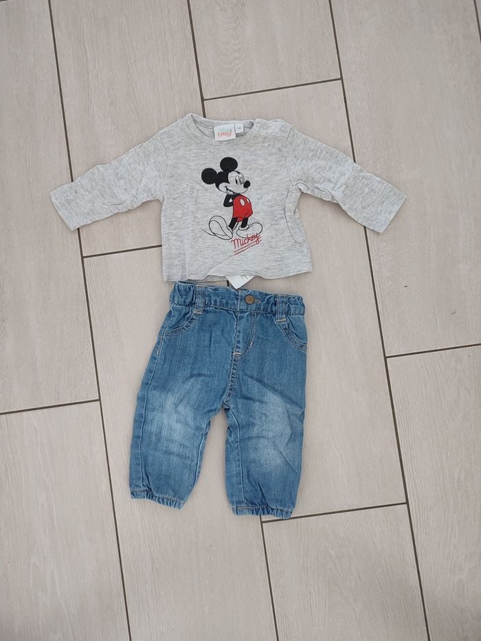 Ensemble jeans + tee shirt manche longue