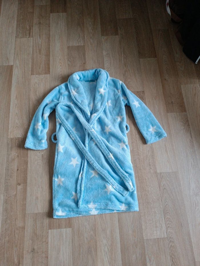 Robe de chambre bleue etoile