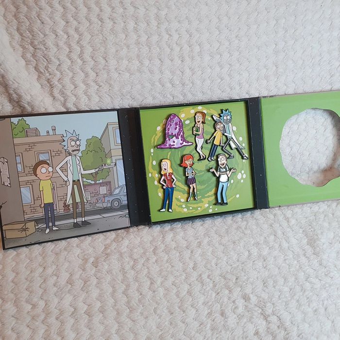 Lot pins Rick and Morty Pin Badge Set S01E01 'Pilot' - photo numéro 2