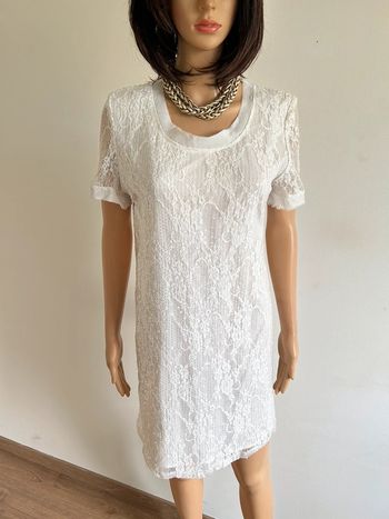 Robe blanche à manches courtes avec dentelle et sequins Molly Bracken taille unique TBE