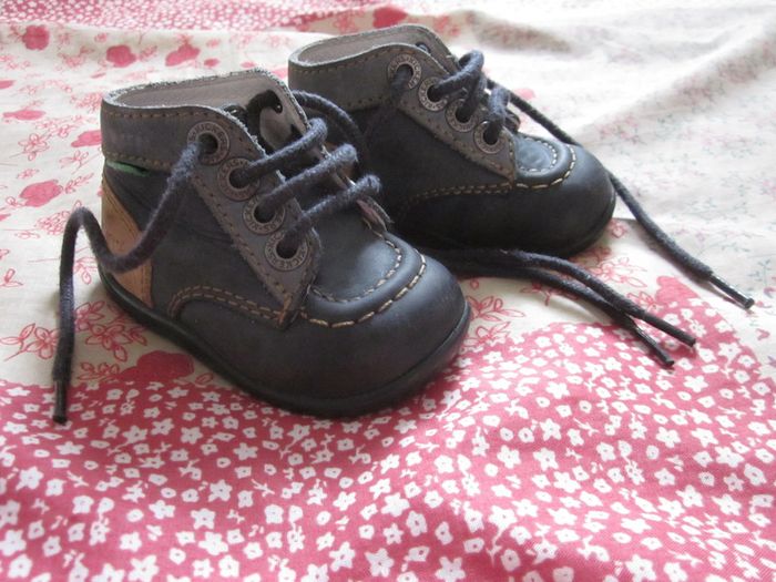 Chaussures Kickers en cuir bleu marine taille 18