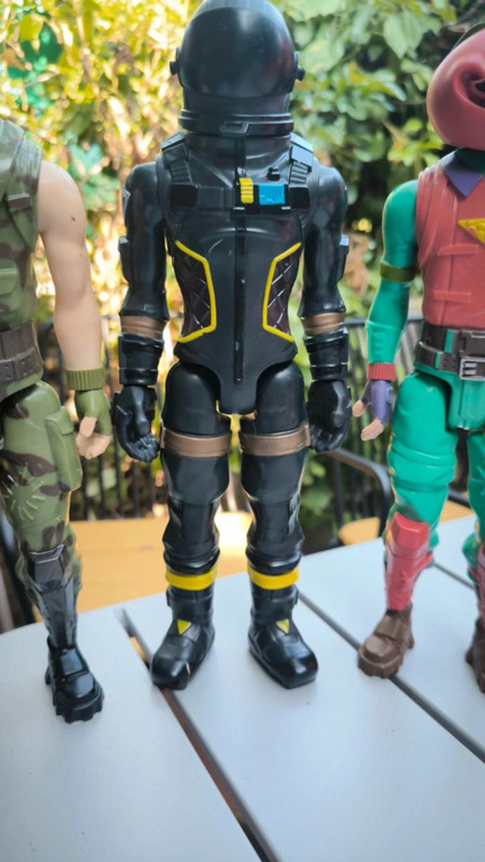 Lot de 3 figurines Fortnite en très bon état 30cm - photo numéro 3