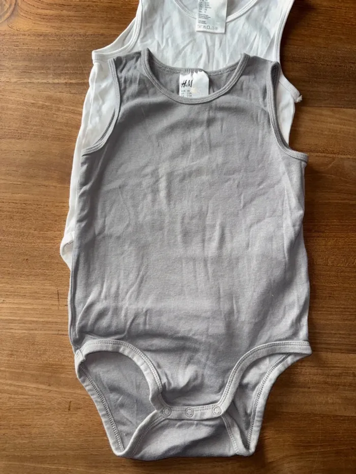 Lot de bodies 2/3 ans petit bateau et H&M - photo numéro 8