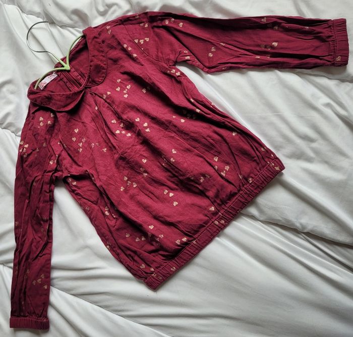 Très jolie blouse à manches longues et col claudine