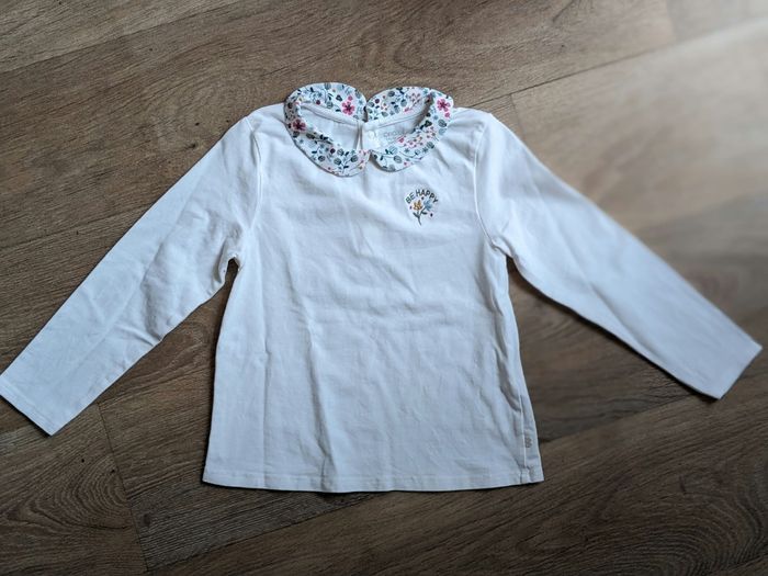 T shirt a col okaidi neuf 3 ans